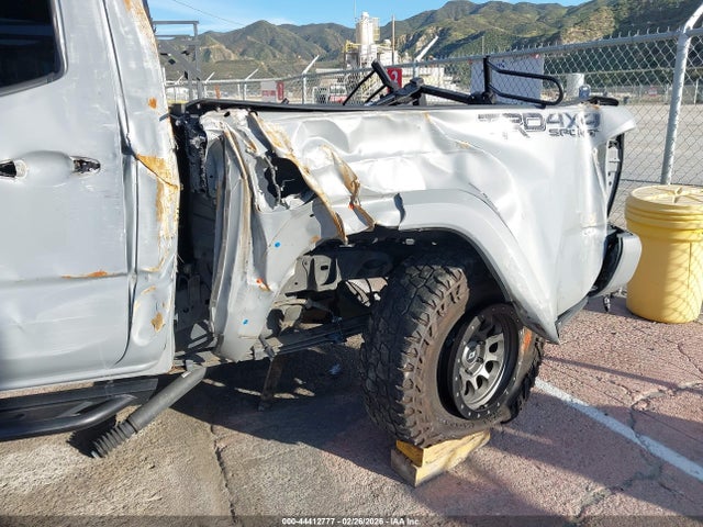 3TMCZ5AN5JM152946 Toyota Tacoma Trd Sport