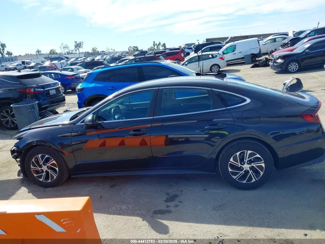KMHL24JJXPA057019 Hyundai Sonata Hybrid Blue