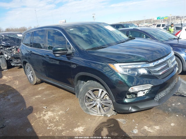 2017 HONDA PILOT 5FNYF5H68HB021831