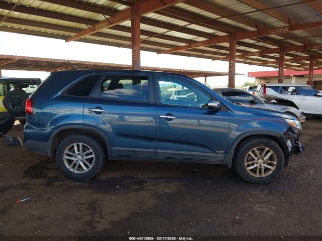 5XYKTDA62EG427501 KIA SORENTO LX
