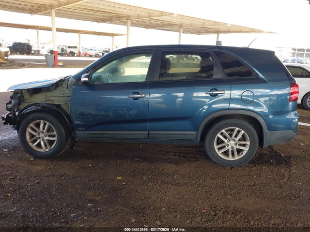 5XYKTDA62EG427501 KIA SORENTO LX