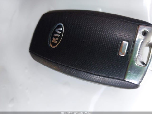 KIA SEDONA EX 2017 KNDMC5C15H6273678 Image 11