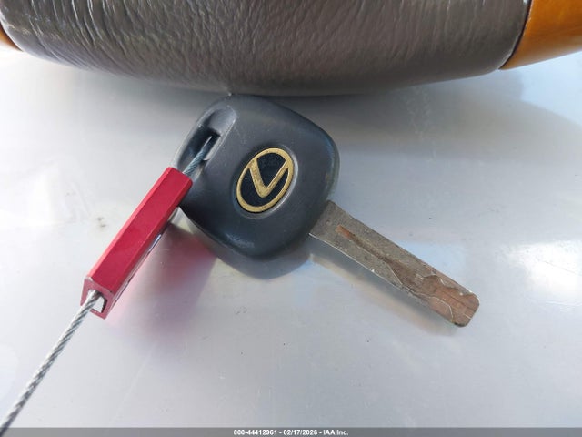 44412961 :رقم المزاد ، JTHBA30G855067488 vin ، 2005 Lexus Es 330 مزاد بيع