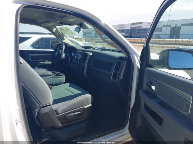 44413003 :رقم المزاد ، 3C6JR6DT8KG671407 vin ، 2019 Ram 1500 Classic Tradesman  4x2 8' Box مزاد بيع