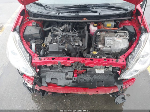 JTDKDTB32F1096349 Toyota Prius C Four