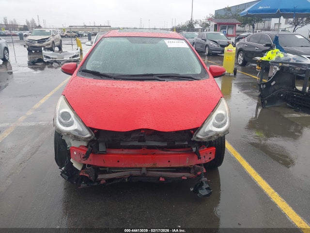 JTDKDTB32F1096349 Toyota Prius C Four
