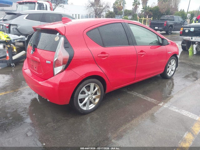 JTDKDTB32F1096349 Toyota Prius C Four