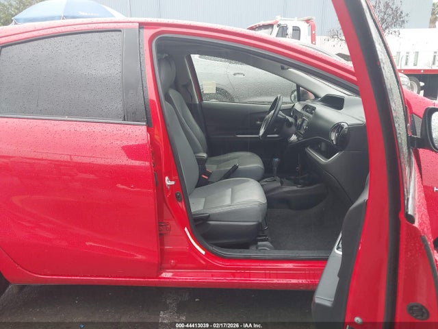 JTDKDTB32F1096349 Toyota Prius C Four