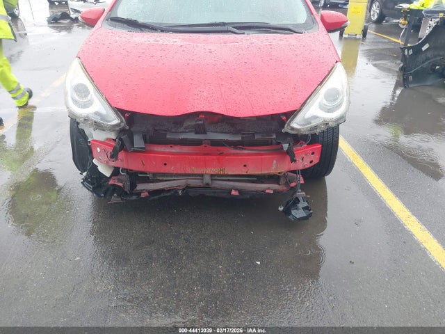 JTDKDTB32F1096349 Toyota Prius C Four
