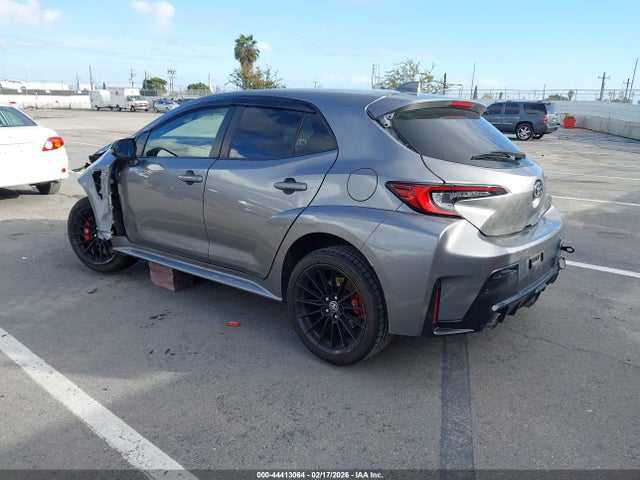 2024 TOYOTA GR COROLLA JTNABAAE8RA011832 Photo 2