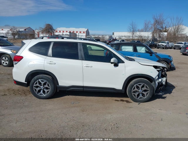 Subaru Forester Premium 2019 JF2SKAEC2KH438634 Image 13