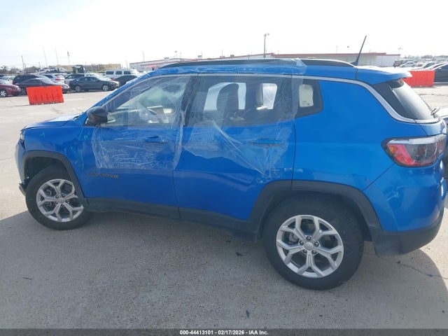 Jeep Compass Latitude 4x4 2024 3C4NJDBN5RT138751 Image 13