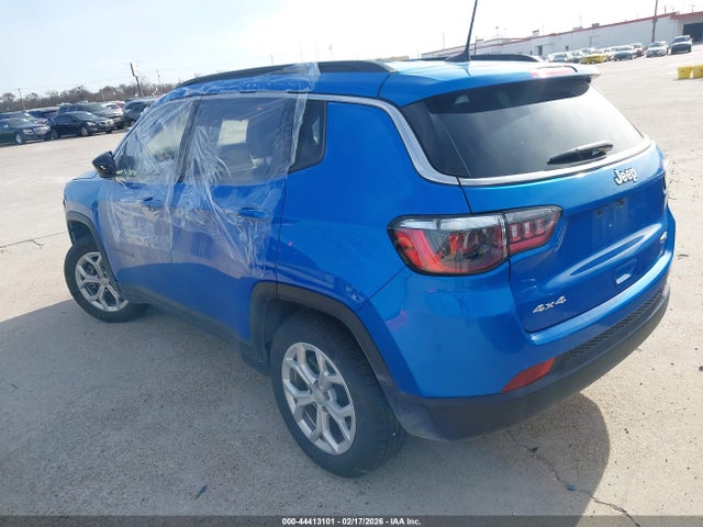 Jeep Compass Latitude 4x4 2024 3C4NJDBN5RT138751 Image 3