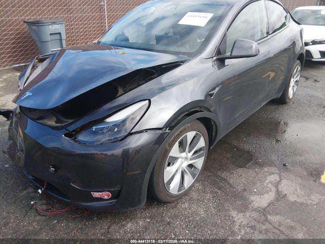 2024 TESLA MODEL Y 7SAYGDEE4RF064294 Photo 1