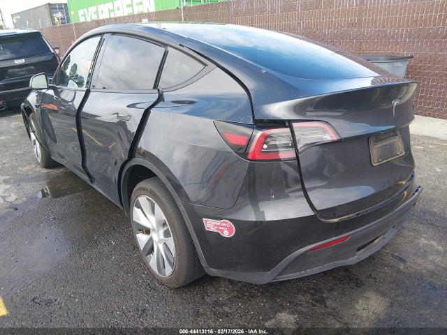 2024 TESLA MODEL Y 7SAYGDEE4RF064294 Photo 2