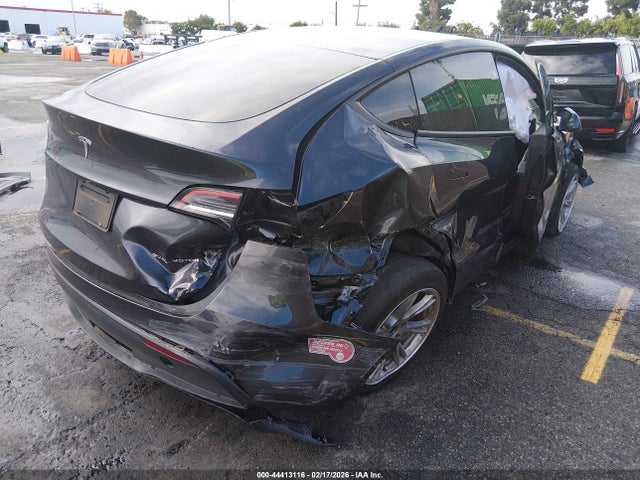 2024 TESLA MODEL Y 7SAYGDEE4RF064294 Photo 3