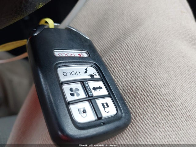 JHMZC5F11JC008814 Honda CLARITY PLUG-IN HYBRID