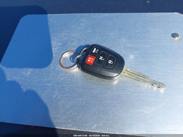 4T1BF1FK8HU700645 Toyota CAMRY SE