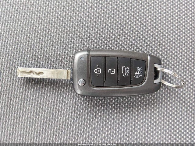 5NPLL4AG3MH043859 Hyundai ELANTRA SE