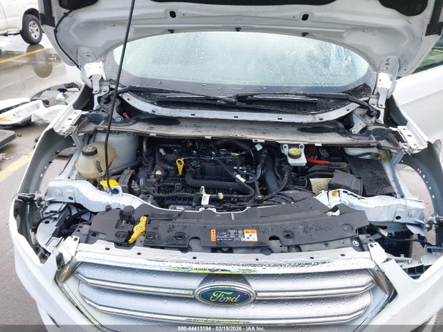 1FMCU0GDXHUA38412 Ford ESCAPE SE