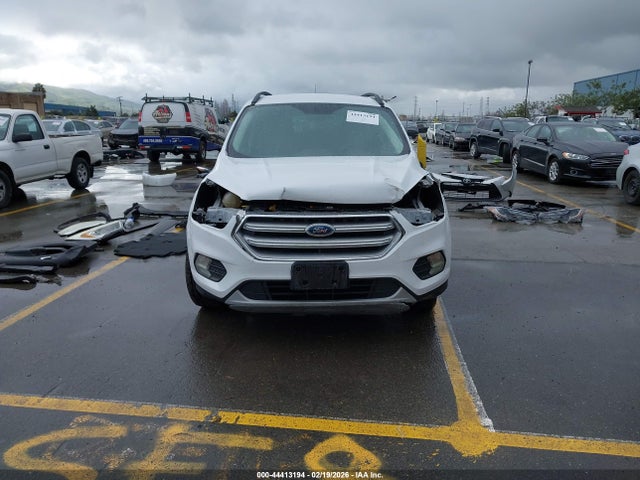 1FMCU0GDXHUA38412 Ford ESCAPE SE