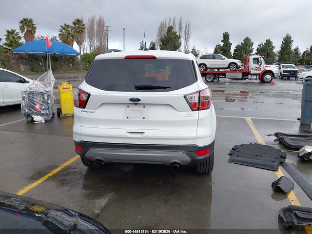 1FMCU0GDXHUA38412 Ford ESCAPE SE