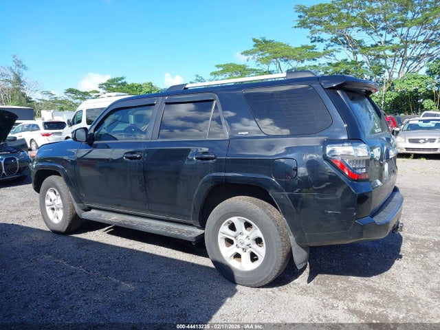 44413235 :رقم المزاد ، JTEMU5JR6N6076807 vin ، 2022 Toyota 4runner Sr5 مزاد بيع