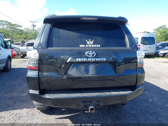 44413235 :رقم المزاد ، JTEMU5JR6N6076807 vin ، 2022 Toyota 4runner Sr5 مزاد بيع