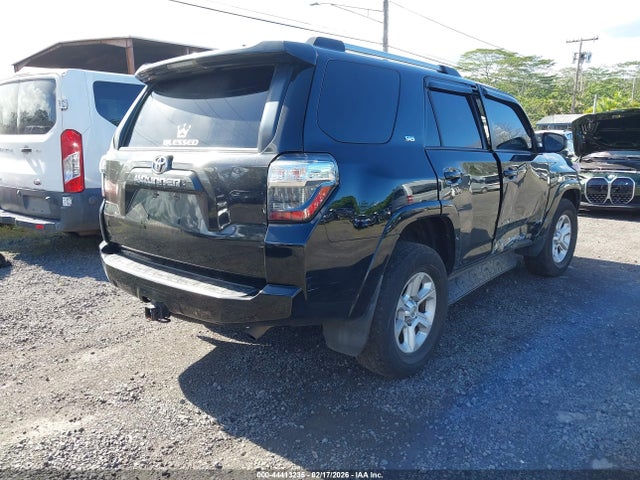 44413235 :رقم المزاد ، JTEMU5JR6N6076807 vin ، 2022 Toyota 4runner Sr5 مزاد بيع
