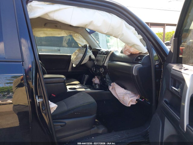 44413235 :رقم المزاد ، JTEMU5JR6N6076807 vin ، 2022 Toyota 4runner Sr5 مزاد بيع