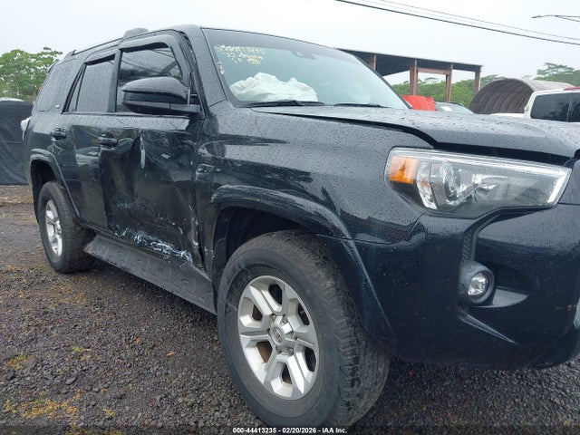 44413235 :رقم المزاد ، JTEMU5JR6N6076807 vin ، 2022 Toyota 4runner Sr5 مزاد بيع