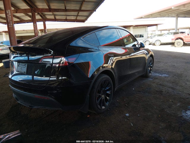 2025 TESLA MODEL Y 7SAYGDED5SF313621 Photo 3
