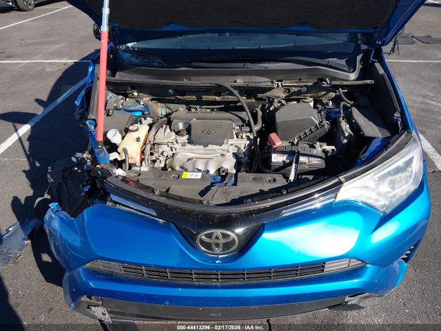 JTMZFREV8HJ131262 Toyota RAV4 LE
