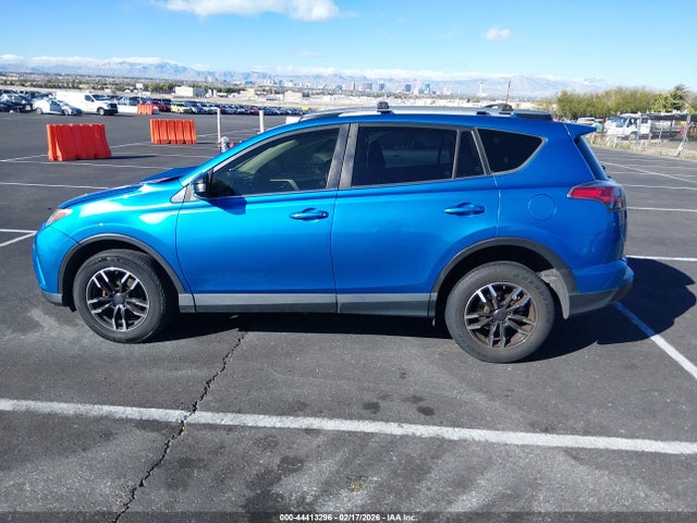 JTMZFREV8HJ131262 Toyota RAV4 LE