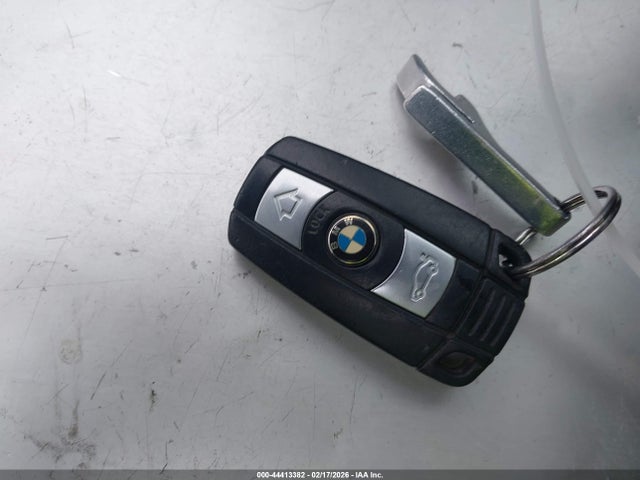Продаж на аукціоні авто 2015 Bmw X1 Sdrive28i, vin: WBAVM1C5XFVW58778, номер лоту: 44413382