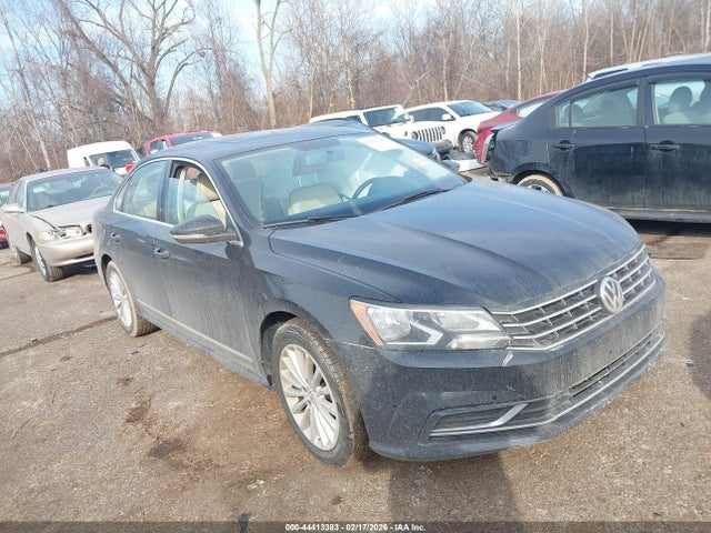 2017 Volkswagen Passat 1.8t Se მანქანა იყიდება აუქციონზე, vin: 1VWBT7A38HC028072, აუქციონის ნომერი: 44413383