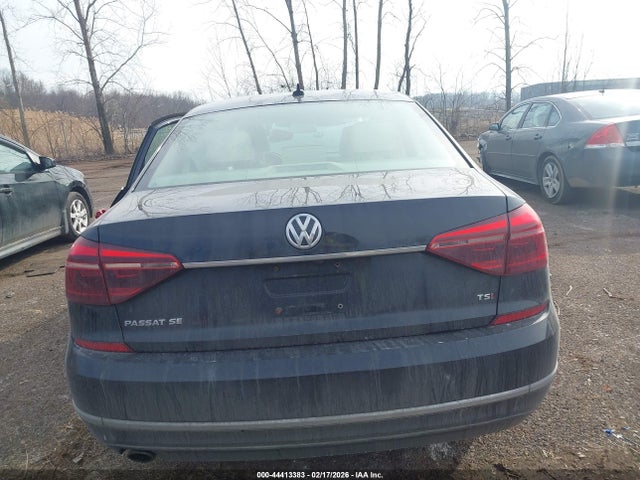2017 Volkswagen Passat 1.8t Se მანქანა იყიდება აუქციონზე, vin: 1VWBT7A38HC028072, აუქციონის ნომერი: 44413383
