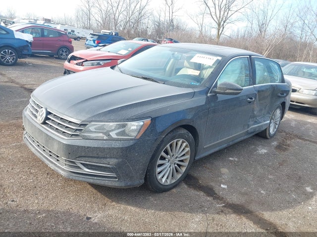 2017 Volkswagen Passat 1.8t Se მანქანა იყიდება აუქციონზე, vin: 1VWBT7A38HC028072, აუქციონის ნომერი: 44413383