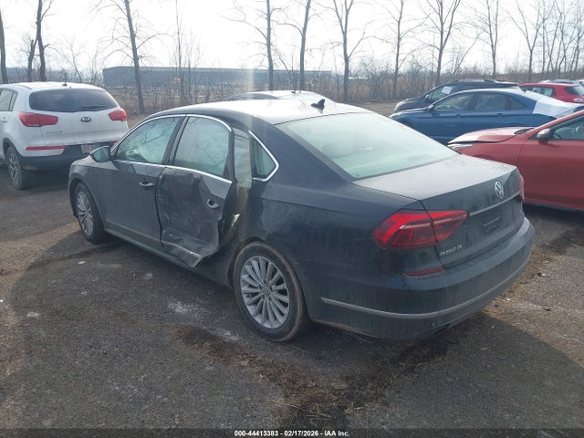 2017 Volkswagen Passat 1.8t Se მანქანა იყიდება აუქციონზე, vin: 1VWBT7A38HC028072, აუქციონის ნომერი: 44413383
