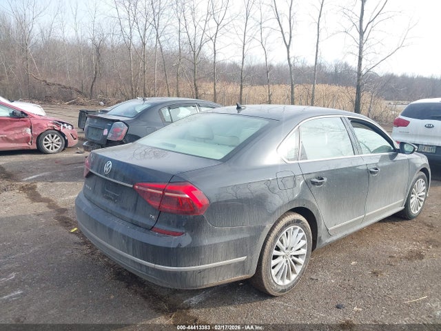 2017 Volkswagen Passat 1.8t Se მანქანა იყიდება აუქციონზე, vin: 1VWBT7A38HC028072, აუქციონის ნომერი: 44413383
