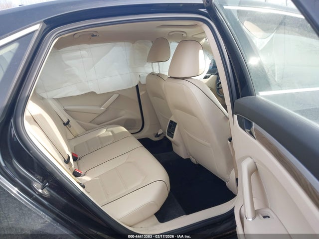 2017 Volkswagen Passat 1.8t Se მანქანა იყიდება აუქციონზე, vin: 1VWBT7A38HC028072, აუქციონის ნომერი: 44413383