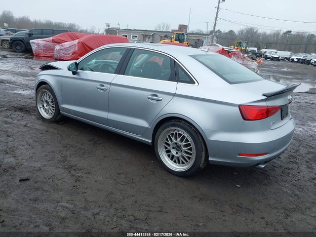 2015 AUDI A3 WAUEFGFF8F1099207 Photo 2