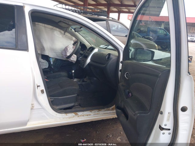 3N1CN7AP7HL844282 Nissan Versa 1.6 Sv