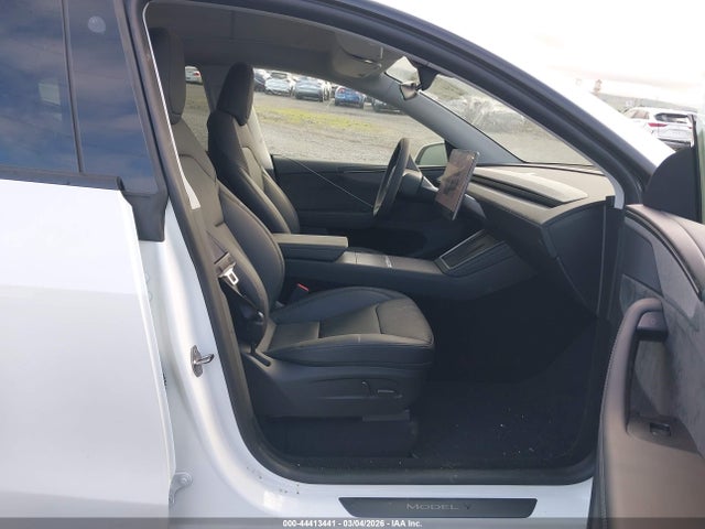 2021 TESLA MODEL Y 5YJYGDEE9MF222800 Photo 4