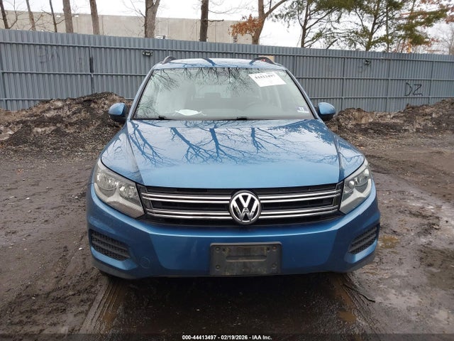 44413497 :رقم المزاد ، WVGBV7AX2HK037853 vin ، 2017 Volkswagen Tiguan 2.0t/2.0t S مزاد بيع