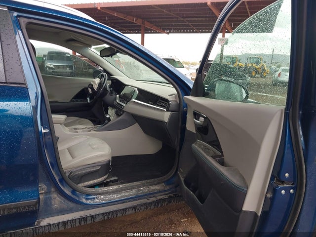 KNDCE3LC5M5465212 KIA Niro Ex Premium