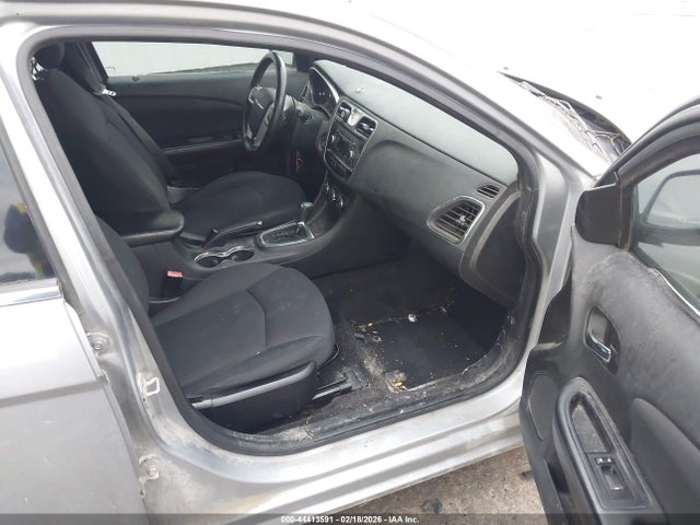 2014 Chrysler 200 Touring მანქანა იყიდება აუქციონზე, vin: 1C3CCBBB5EN132233, აუქციონის ნომერი: 44413591