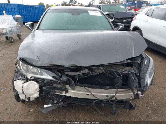 58ADA1C1XNU021628 Lexus ES 300H