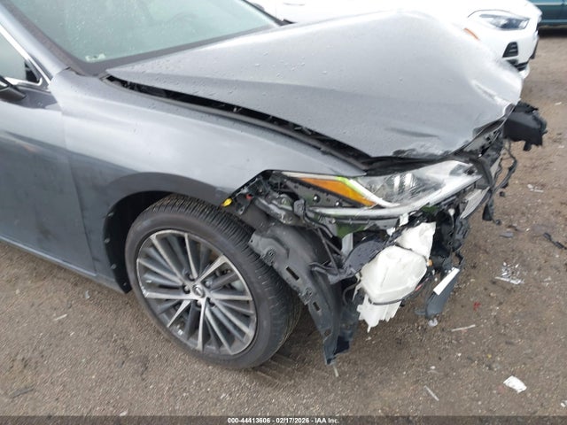 58ADA1C1XNU021628 Lexus ES 300H