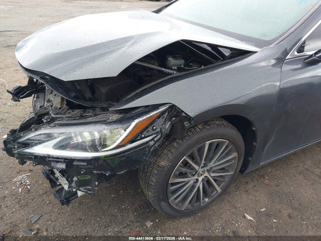 58ADA1C1XNU021628 Lexus ES 300H